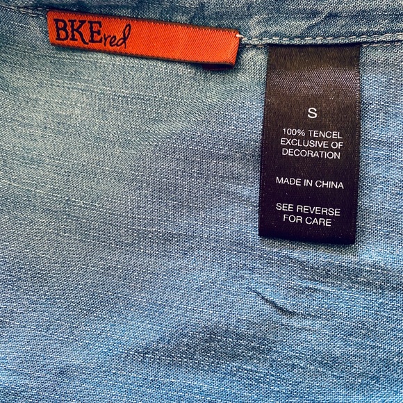 BKE red Blue Off White Dip Dye Button Up Zip Side - Picture 7 of 12